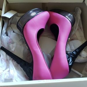 Rachel Roy Fuchsia & Black Textured 6" Heels